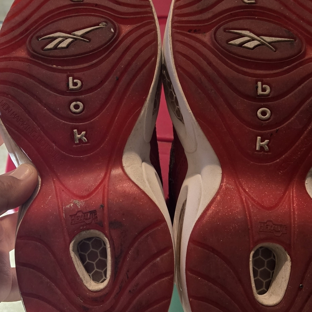 Reebok Red and Gold Sneakers with Hexalite Cushioning - Picture 4 of 5
